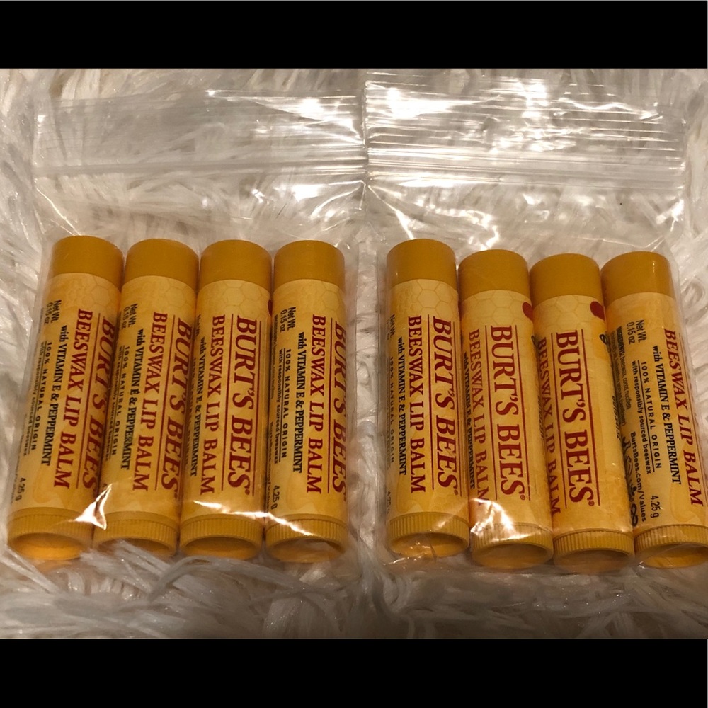 8-BURT’S BEES LIP BALM VITAMIN E & PEPPERMINT